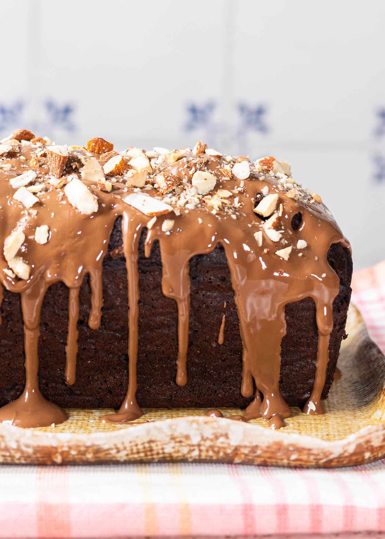 Σοκολατένιο κέικ μπανάνας με χουρμάδες