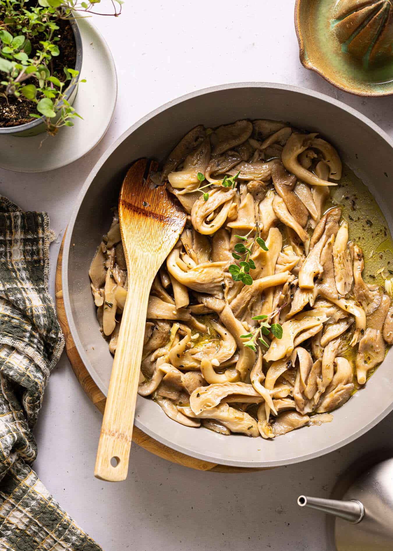 Μανιτάρια  πλευρώτους με λεμόνι και ρίγανη